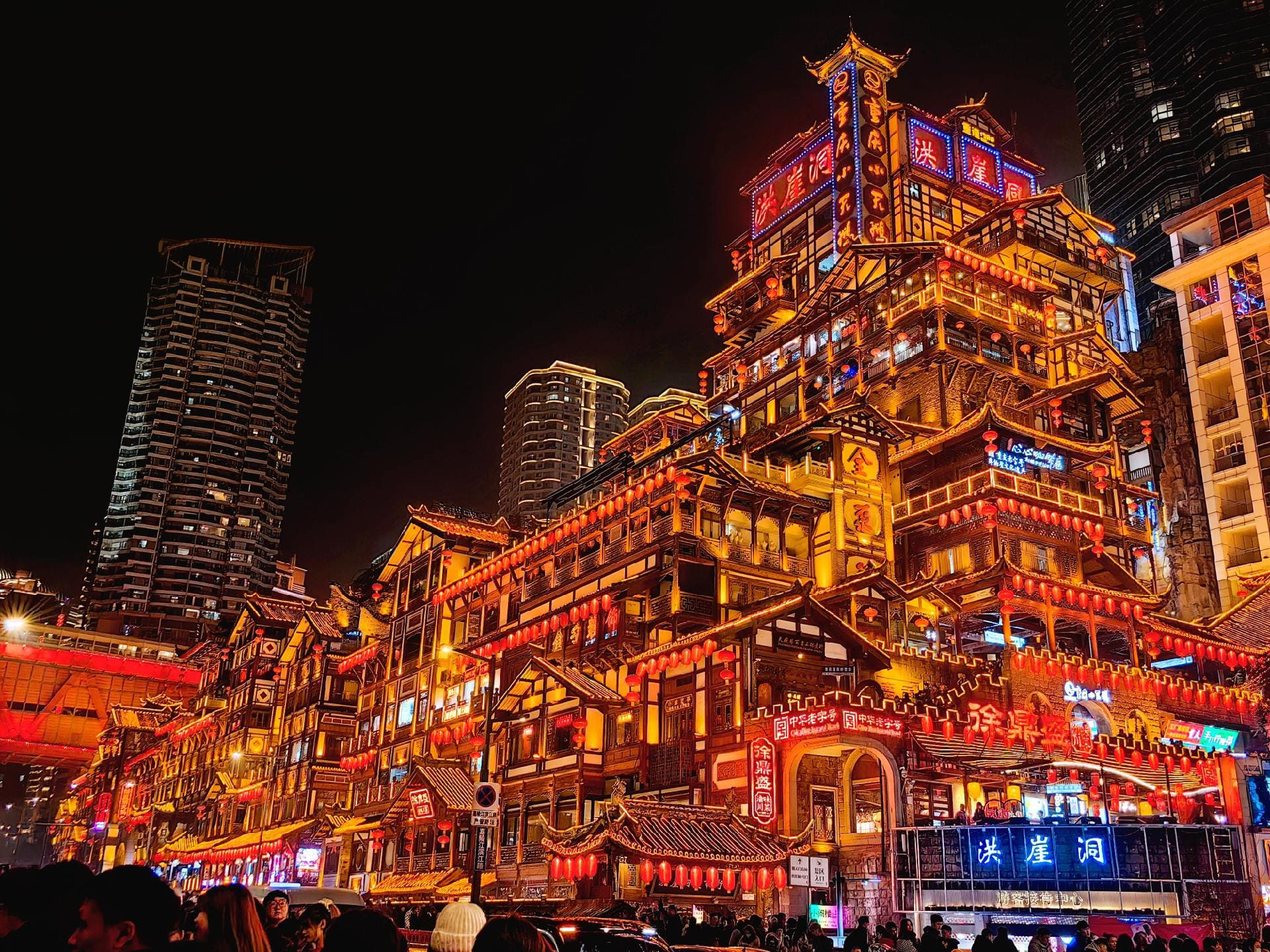 Tour Trùng Khánh 5N4Đ Mono: Chinh Phục “Siêu Thành Phố Ma Trận”