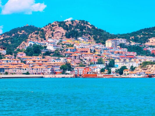 Bãi biển Shazikou làng Cinque Terre Thanh Đảo trong tour Thanh Đảo 5N5Đ Like Tour.