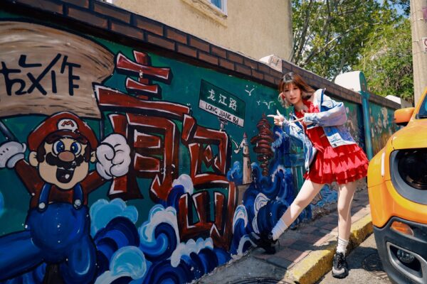 Phố tranh Miyazaki Thanh Đảo không gian anime trong tour Thanh Đảo 5N5Đ Like Tour.