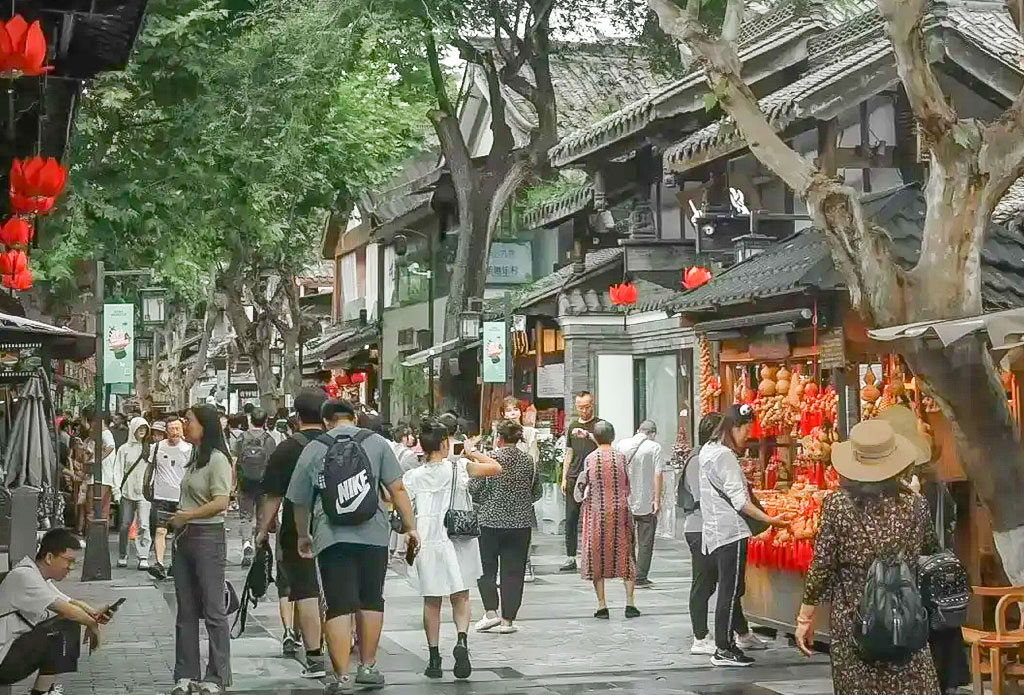 Ngõ Rộng Ngõ Hẹp (Kuanzhai Xiangzi)