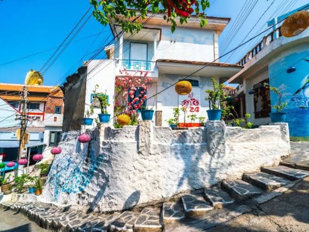 Con đường đá xanh Nhơn Lý trong tour ghép Quy Nhơn Phú Yên