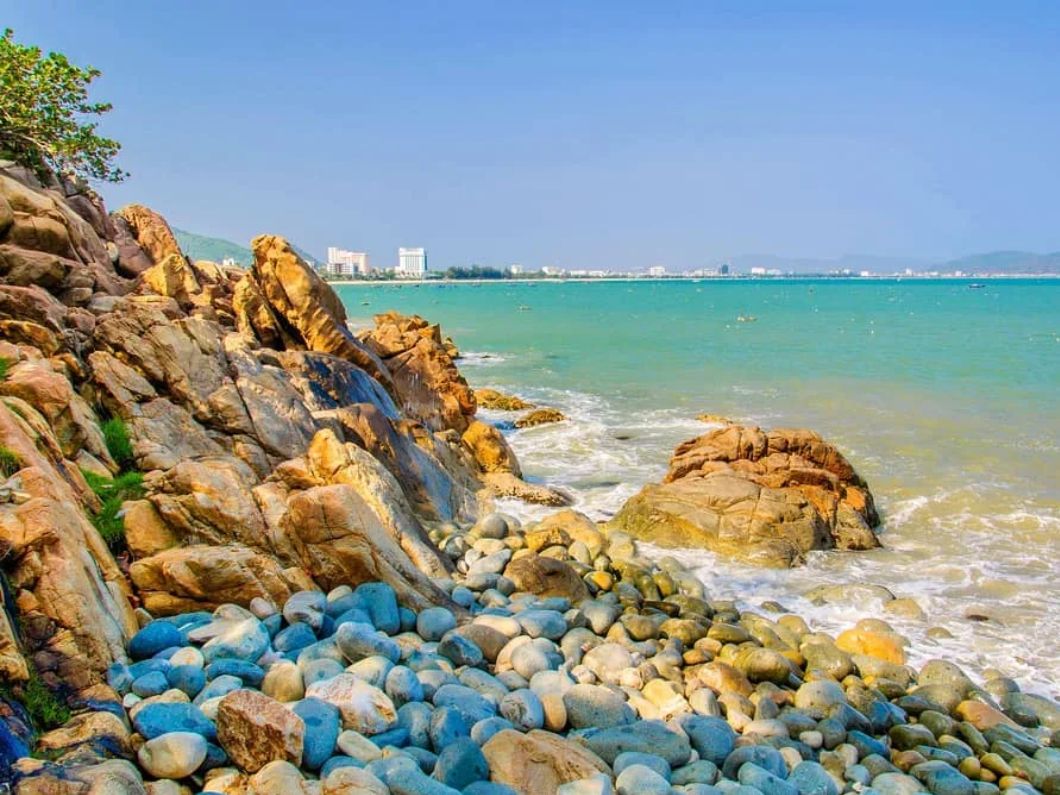 Dạo bước Ghềnh Ráng Tiên Sa trong tour Quy Nhơn Phú Yên 3 ngày 2 đêm