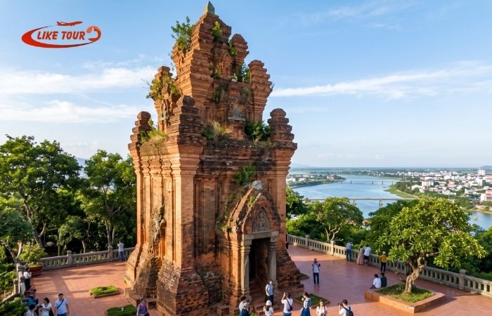 Tháp Nhạn trong tour Phú Yên