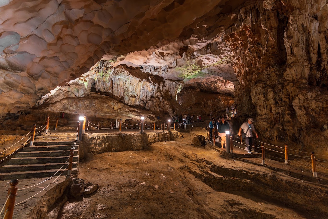 Tour Hạ Long 3 ngày 2 đêm: Yên Tử – Chùa Ba Vàng | Giá Tốt