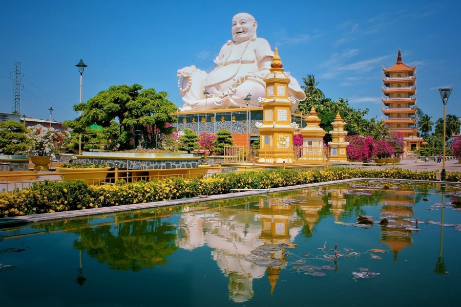 Chùa Vĩnh Tràng với kiến trúc Á - Âu hài hòa cùng những pho tượng Phật uy nghi