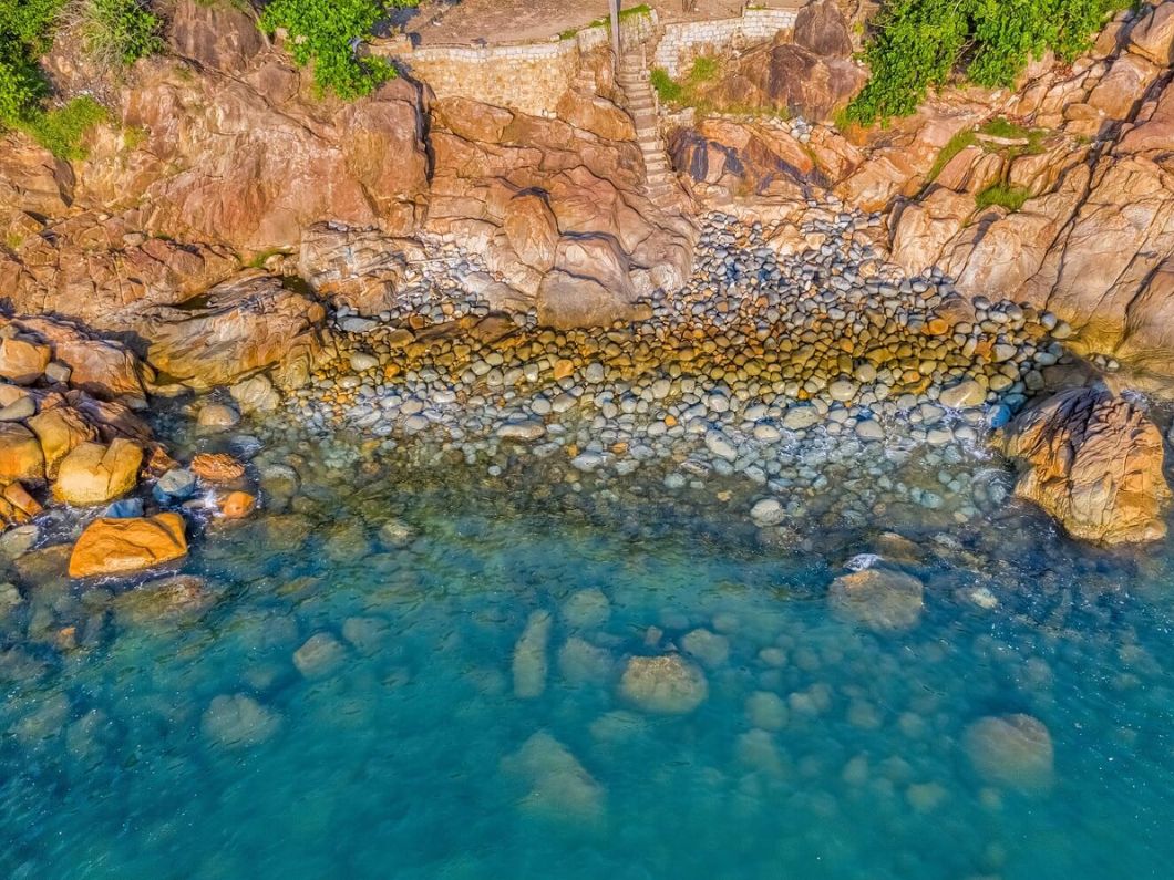 Bãi tắm Hoàng Hậu ở Ghềnh Ráng Tiên Sa trong tour Quy Nhơn Phú Yên 4N4Đ