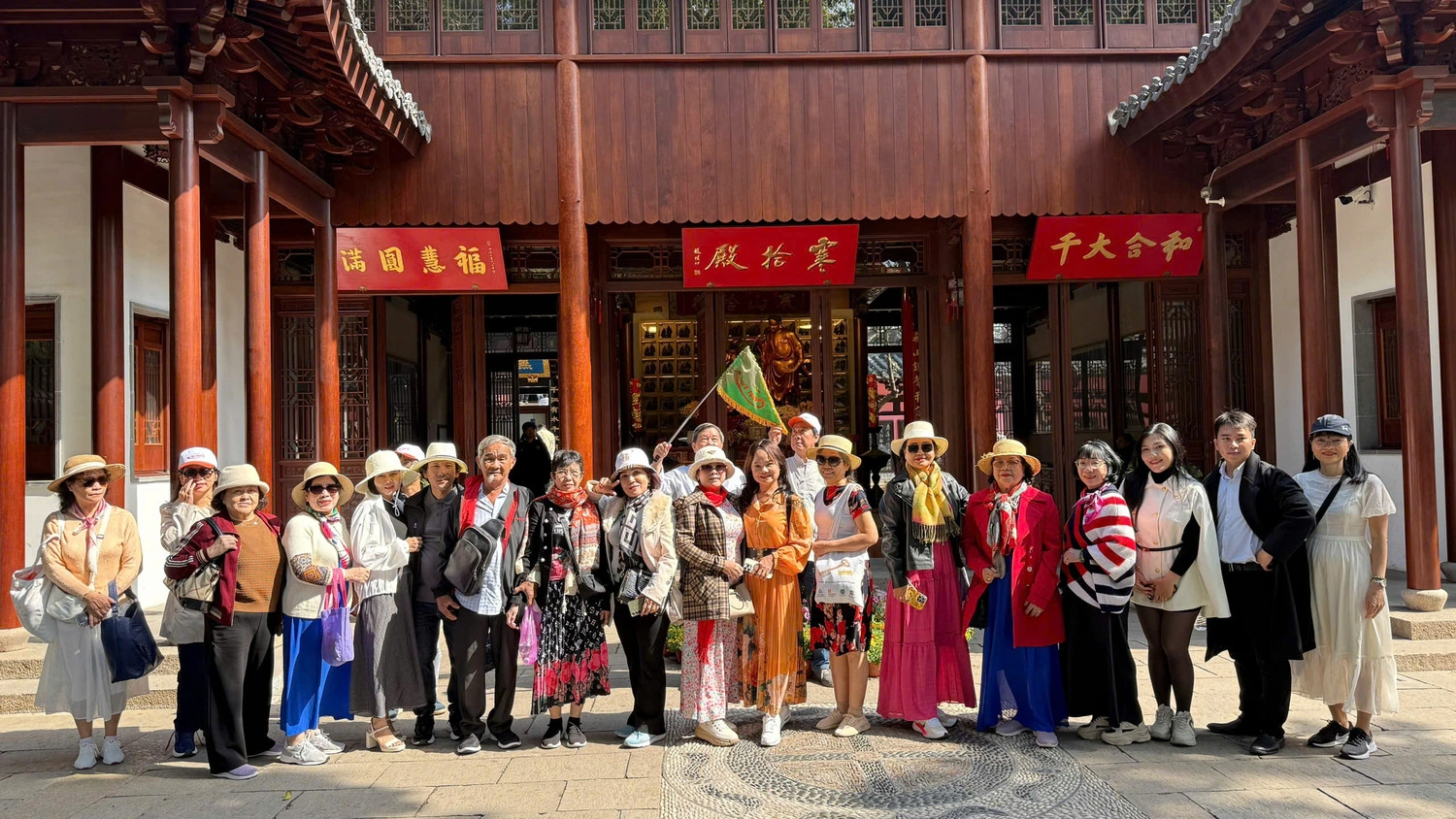 Tour Giang Nam: Thượng Hải – Hàng Châu – Tô Châu – Ô Trấn 5N4Đ (mới)