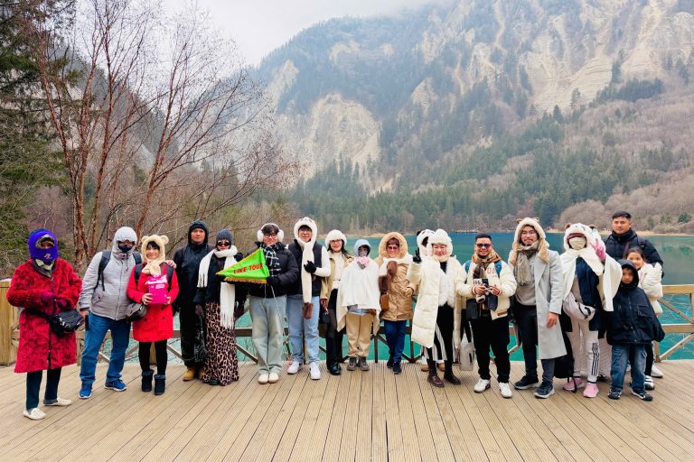 Khu thắng cảnh Cửu Trại Câu.