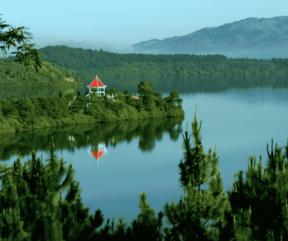 Biển Hồ Pleiku trong hành trình tour Măng Đen Tết 2026