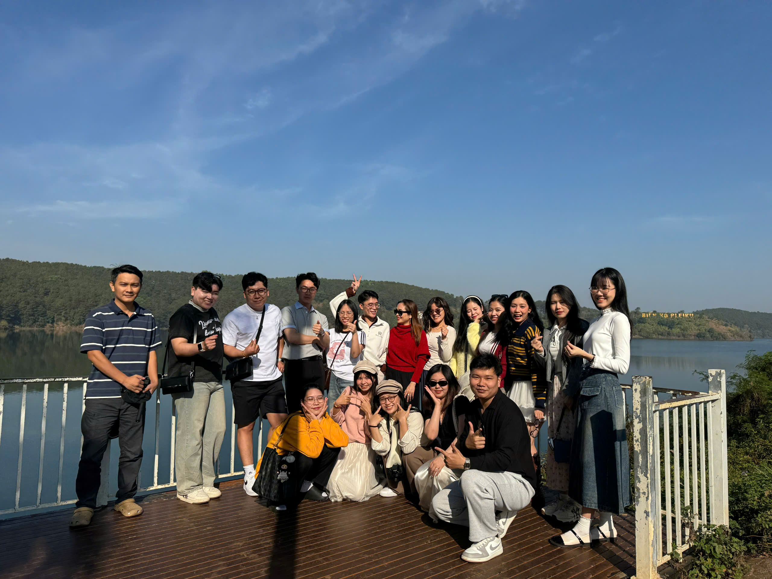 Biển Hồ T'nưng là điểm đến đầu tiên trong tour khám phá Tây Nguyên đại ngàn 3N3Đ của Like Tour.