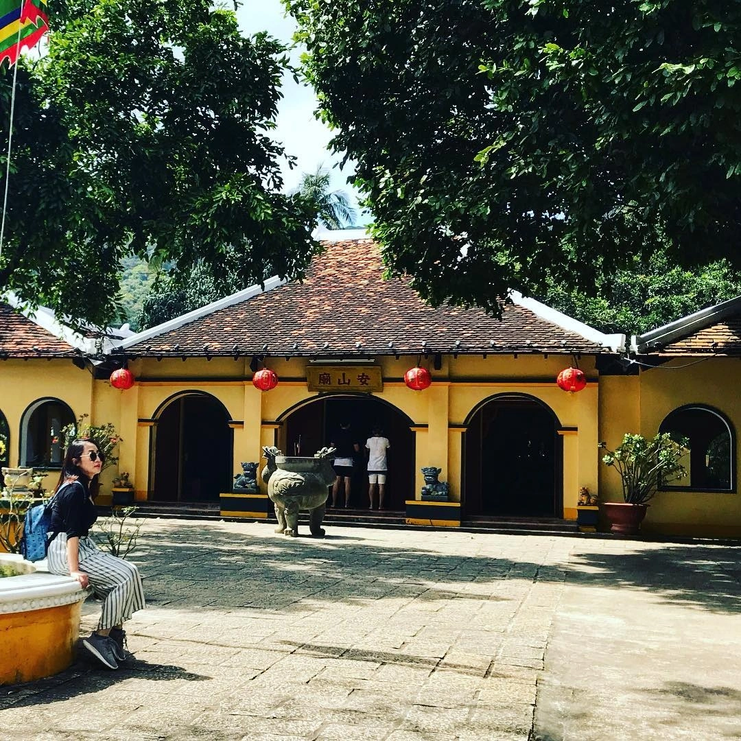 Miếu Bà Phi Yến (An Sơn Miếu) – Ngôi miếu linh thiêng nhất tại Côn Đảo của Like Tour.