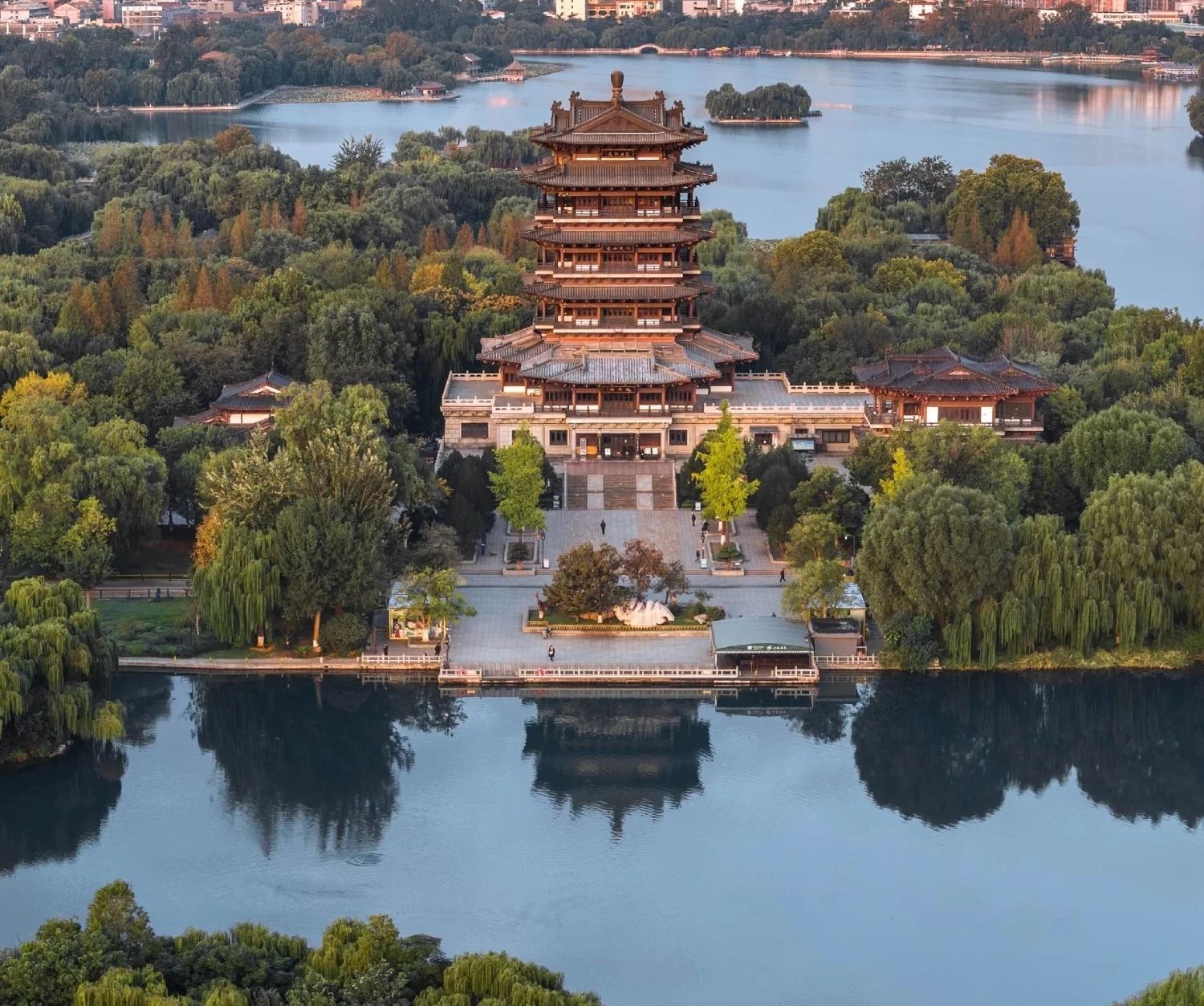 Hồ Đại Minh Tế Nam phong cảnh hữu tình như tranh vẽ tour Like Tour.