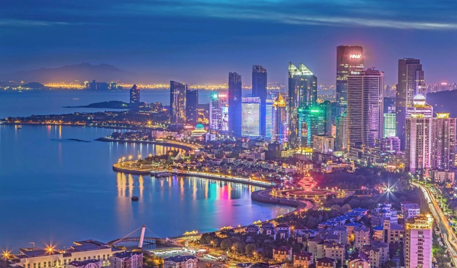 Toàn cảnh thành phố biển Thanh Đảo rực rỡ về đêm tour Like Tour.