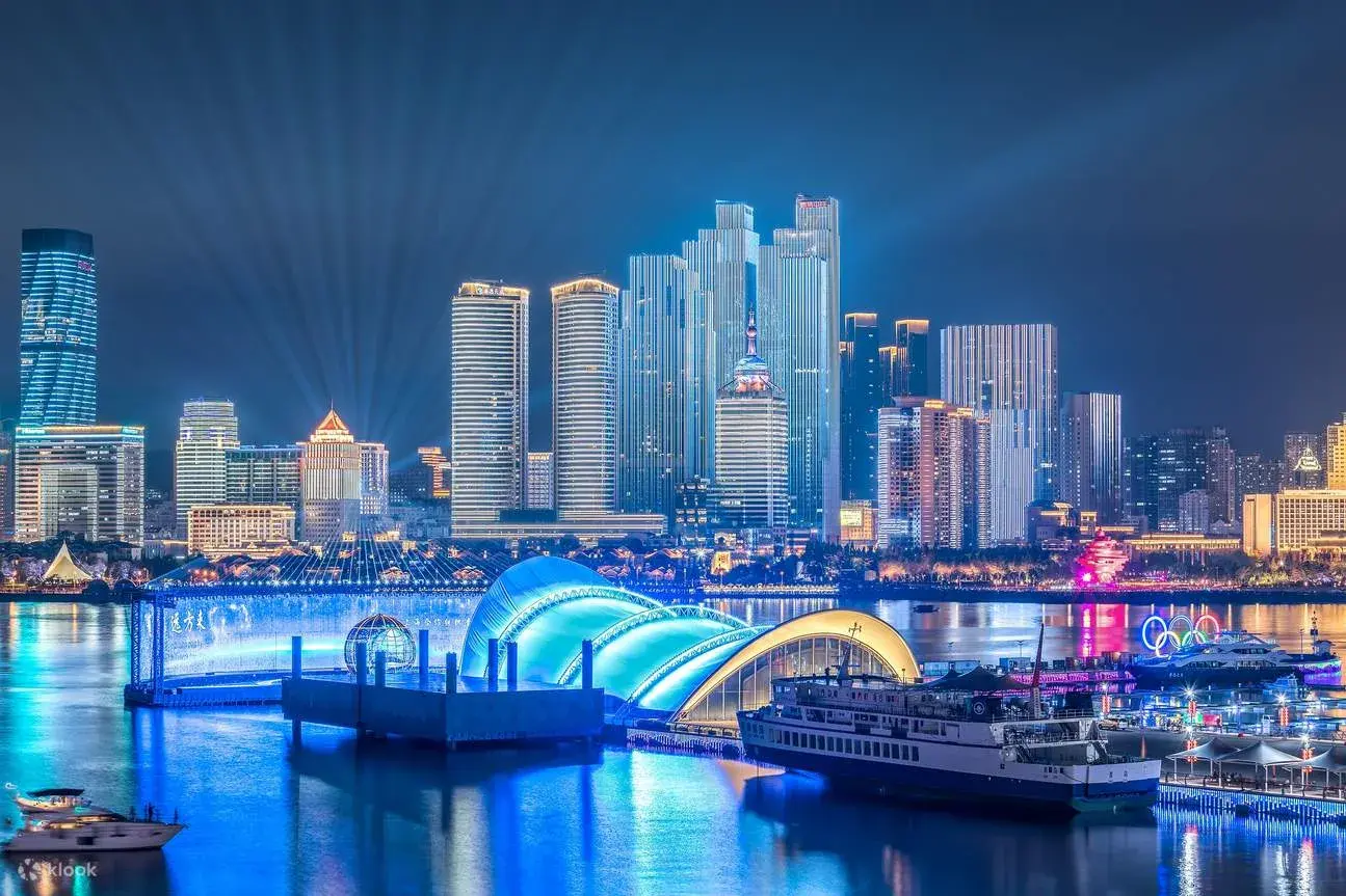 Toàn cảnh thành phố biển Thanh Đảo rực rỡ về đêm tour Like Tour