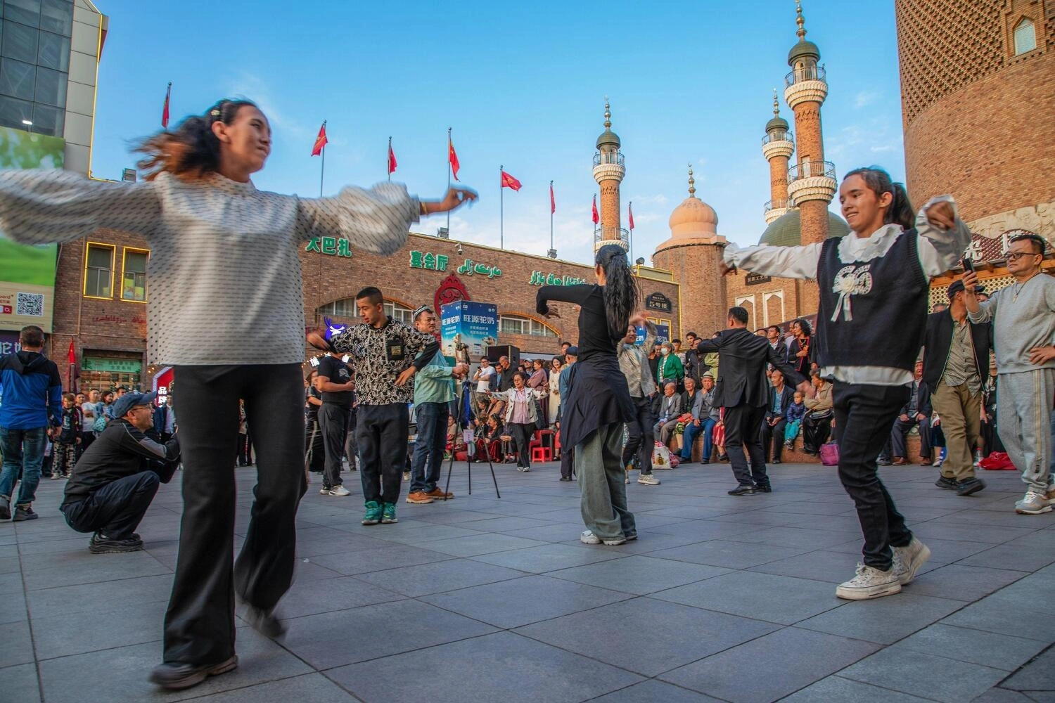 International Grand Bazaar Urumqi tour Bắc Tân Cương kiến trúc Hồi giáo biểu tượng Con đường tơ lụa