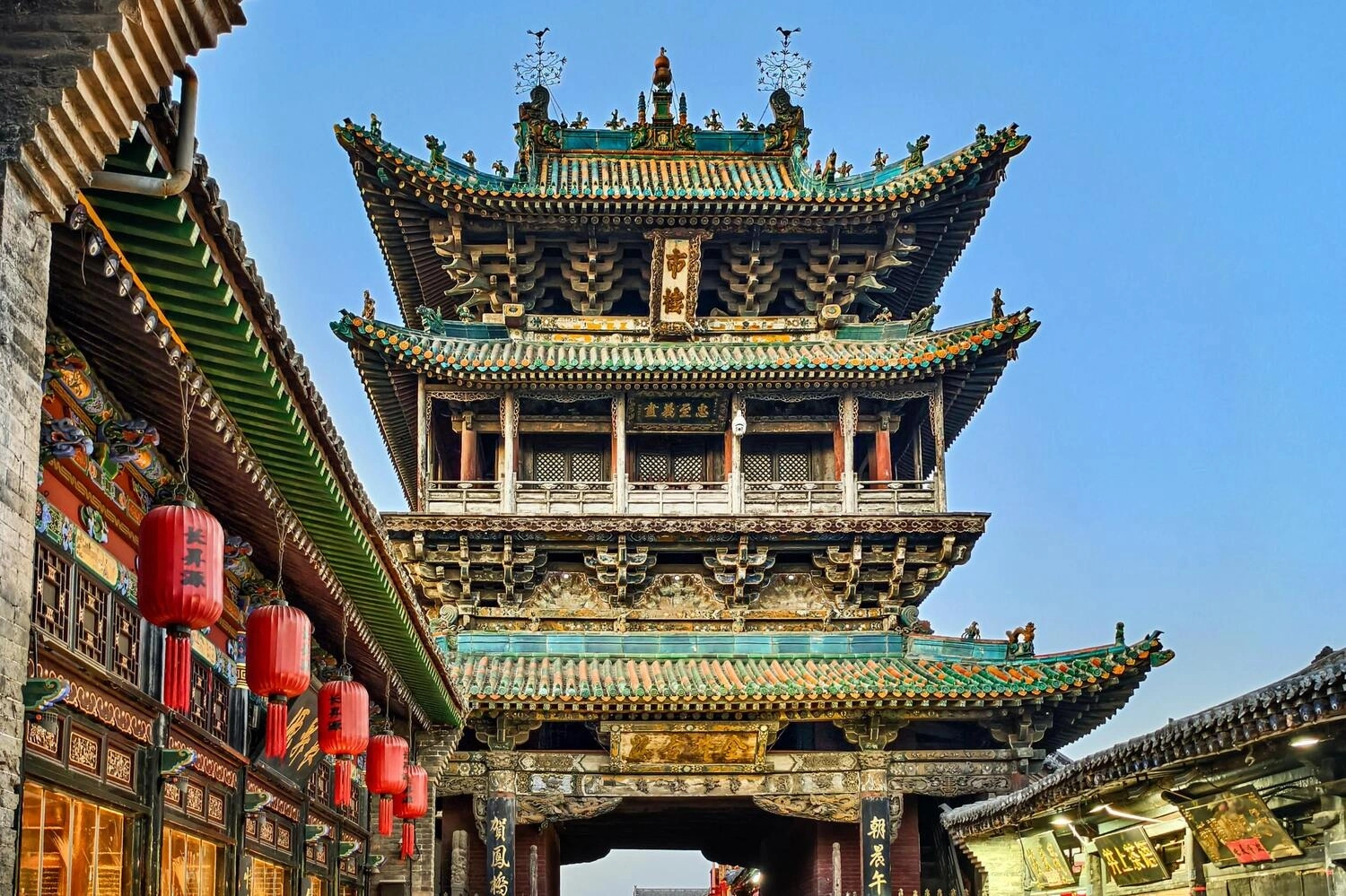 Thành cổ Bình Dao Trung Quốc, kiến trúc cổ đại di sản thế giới lung linh với đèn lồng đỏ